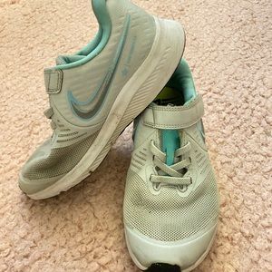 KIDS Nike running shoes